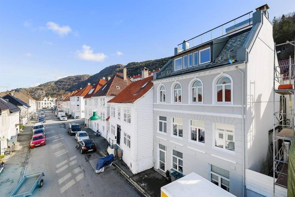 Unique Studio Apartment, A Short Walk From Bryggen Bergen Extérieur photo